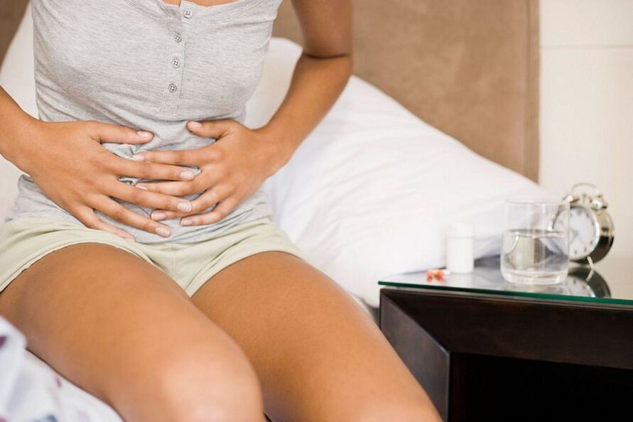 abdominal pain with worms