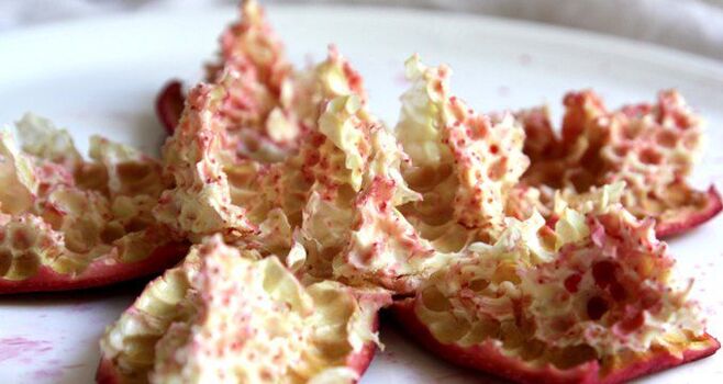 pomegranate peels for treating worms